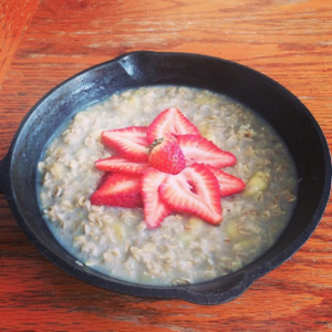 dairyfree_glutenfree_oatmeal_naturopath_nutrition_healthy_breakfast_receipes_toronto_naturopath_kensington_market_Head_to_toe_health_centre